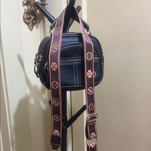 Crossbody Bag with wide Strap